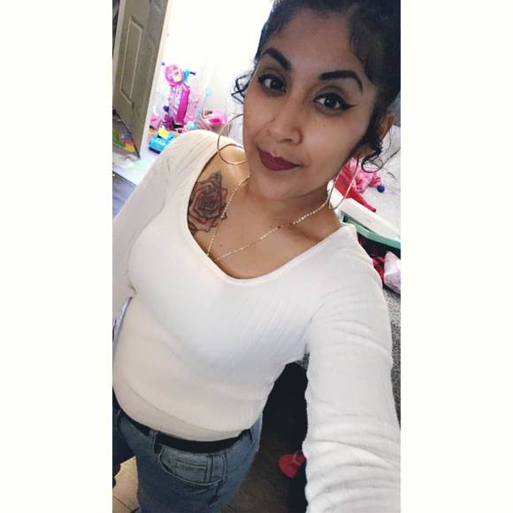 Meet your Posher, Lucero - Picture 1 of 1